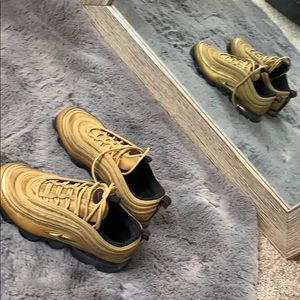 COPY - COPY - Gold Nike Air Max